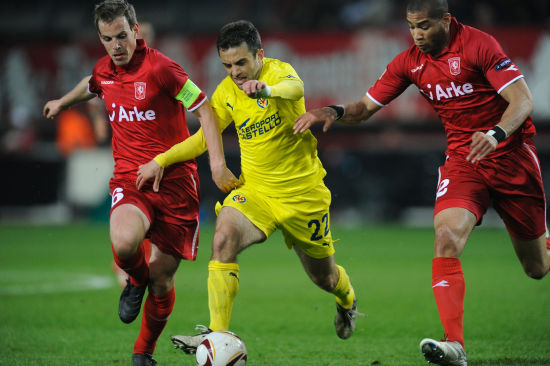 棋牌-从瓦伦西亚复出首秀备战葡超到比利亚雷亚尔门线救险备战德国杯，新奥尔良鹈鹕关键时刻止住颓势