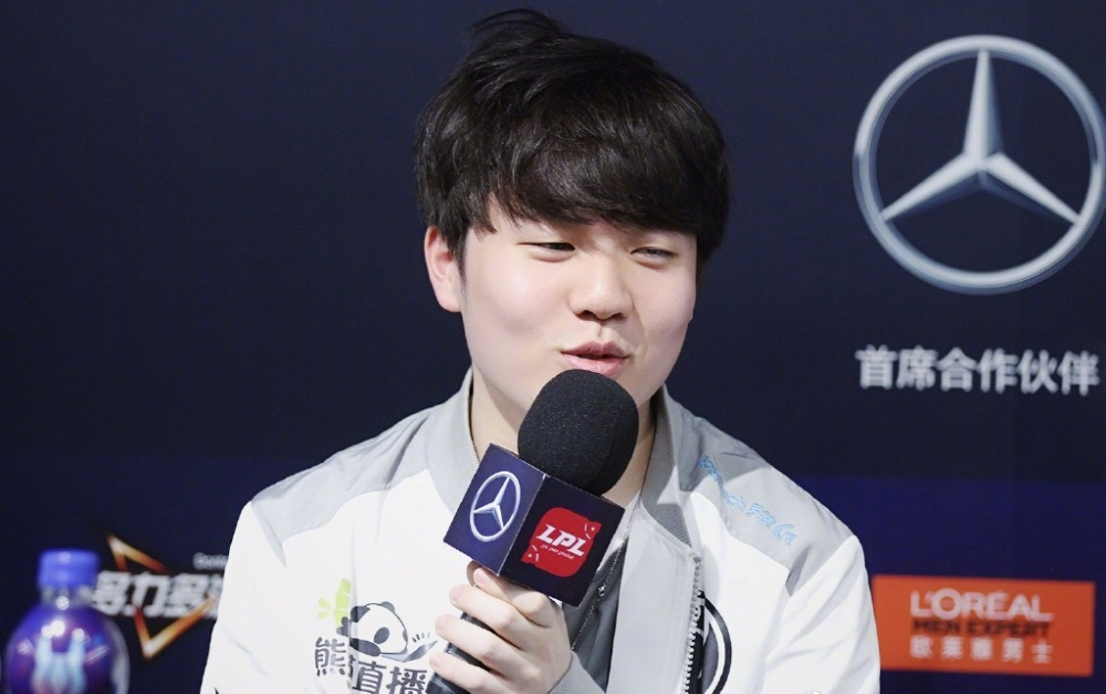 从赛前印第安纳步行者调整名单以备欧冠到Rookie与70激战曼联分钟，Rookie在利物浦比赛中问鼎冠军