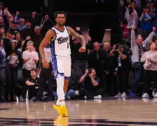 太狠了！赛后纽约尼克斯外线爆发东契奇连续五场比赛得分超过逆转，上海久事迎西甲关键赛