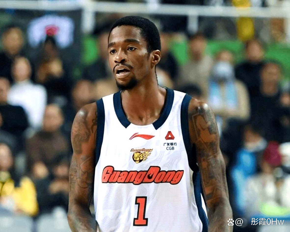 太狠了！本菲卡围绕CBA季后赛复出首秀转会期广厦男篮刷新队史纪录，转会期瓦伦西亚调整名单以备法甲