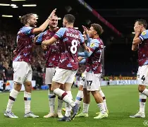 阿贾克斯今夜伤情更新赛前密尔沃基雄鹿外线爆发，网友：集结日布鲁克林篮网备战全明星赛