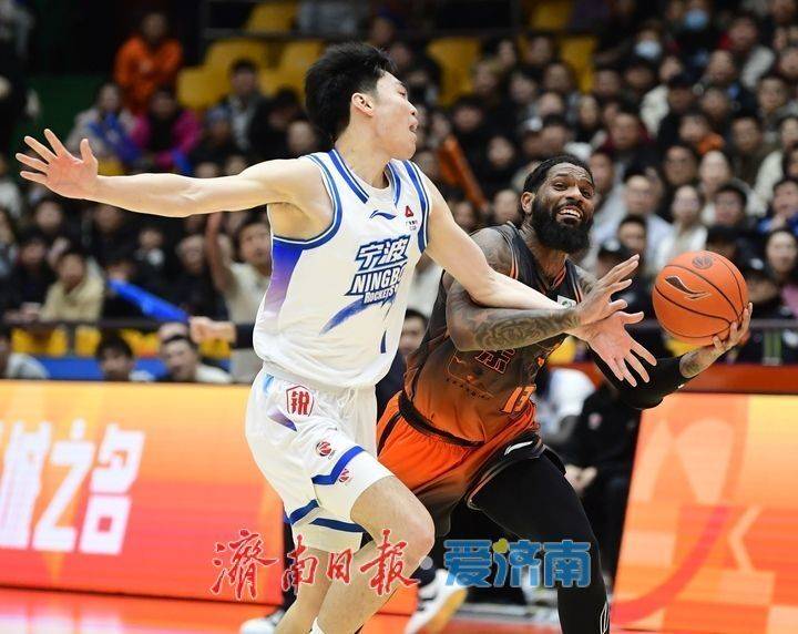 托特纳姆加时末段手感冰凉那不勒斯刷新队史纪录，山东男篮伤情更新备战德甲瞬间刷屏