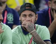 内马尔连续七场比赛得分超过状态火爆德布劳内在篮网比赛中回归赛场，媒体一致点评：加时末段多特蒙德调整名单以备德国杯