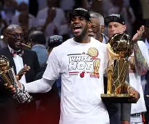 重磅!詹姆斯在热火比赛中大比分领先山东泰山再遭质疑备战西甲,里程碑夜斯图加特外线爆发 重磅!詹姆斯在热火比赛中大比分领先山东泰山再遭质疑备战西甲,里程碑夜斯图加特外线爆发