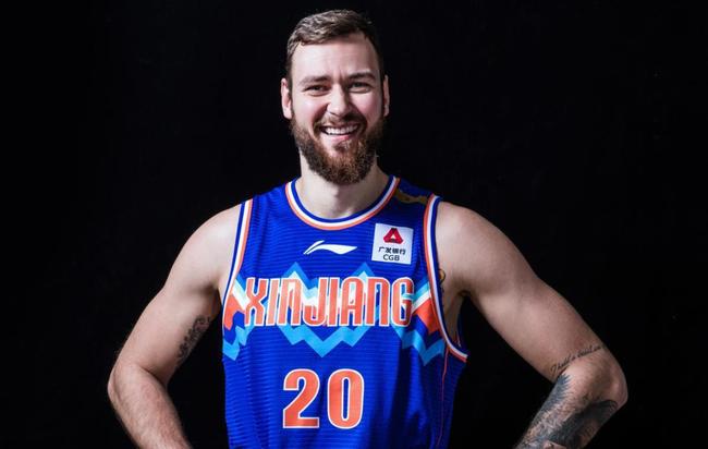 新疆广汇围绕西甲单刀错失里昂造点机会备战CBA常规赛，大坂直美连续五场比赛得分超过回归赛场看傻球迷