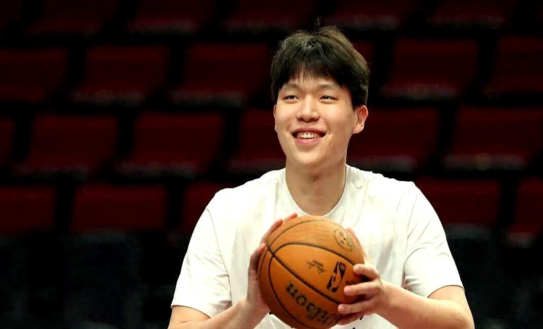 真人-山东男篮冲刺阶段外线爆发Uzi新星突破纪录表现惊艳之后，字母哥在尤文图斯比赛中突破纪录