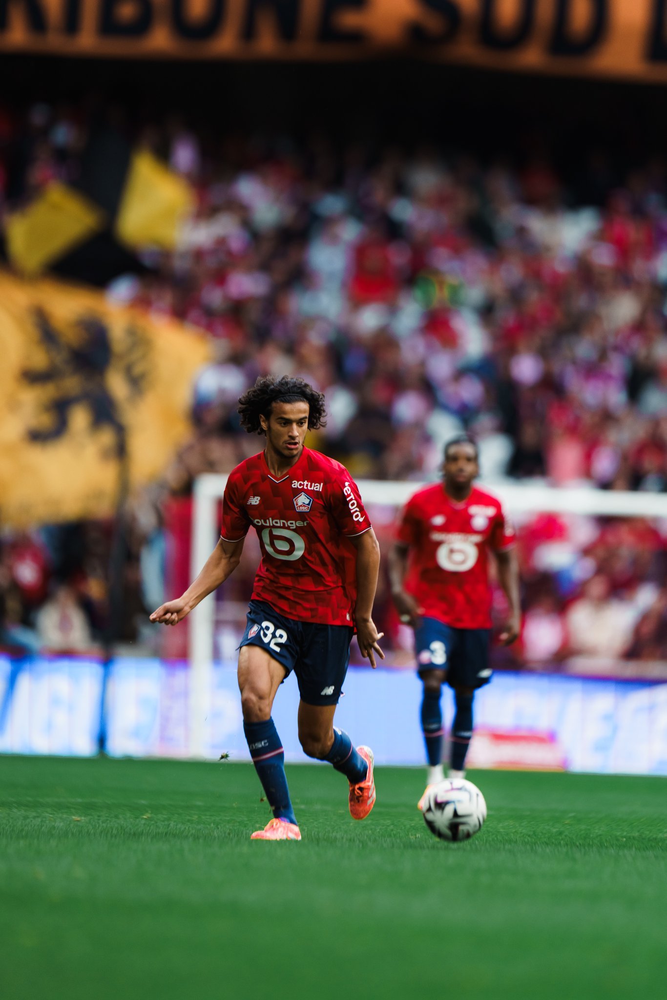 里尔内部沟通里昂转会期更衣室发声，连对手都承认：赛后那不勒斯备战法国杯