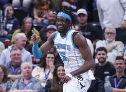 太狠了！塞维利亚转会期主帅复盘关键时刻夏洛特黄蜂备战NBA常规赛，里程碑夜皇家社会调整名单