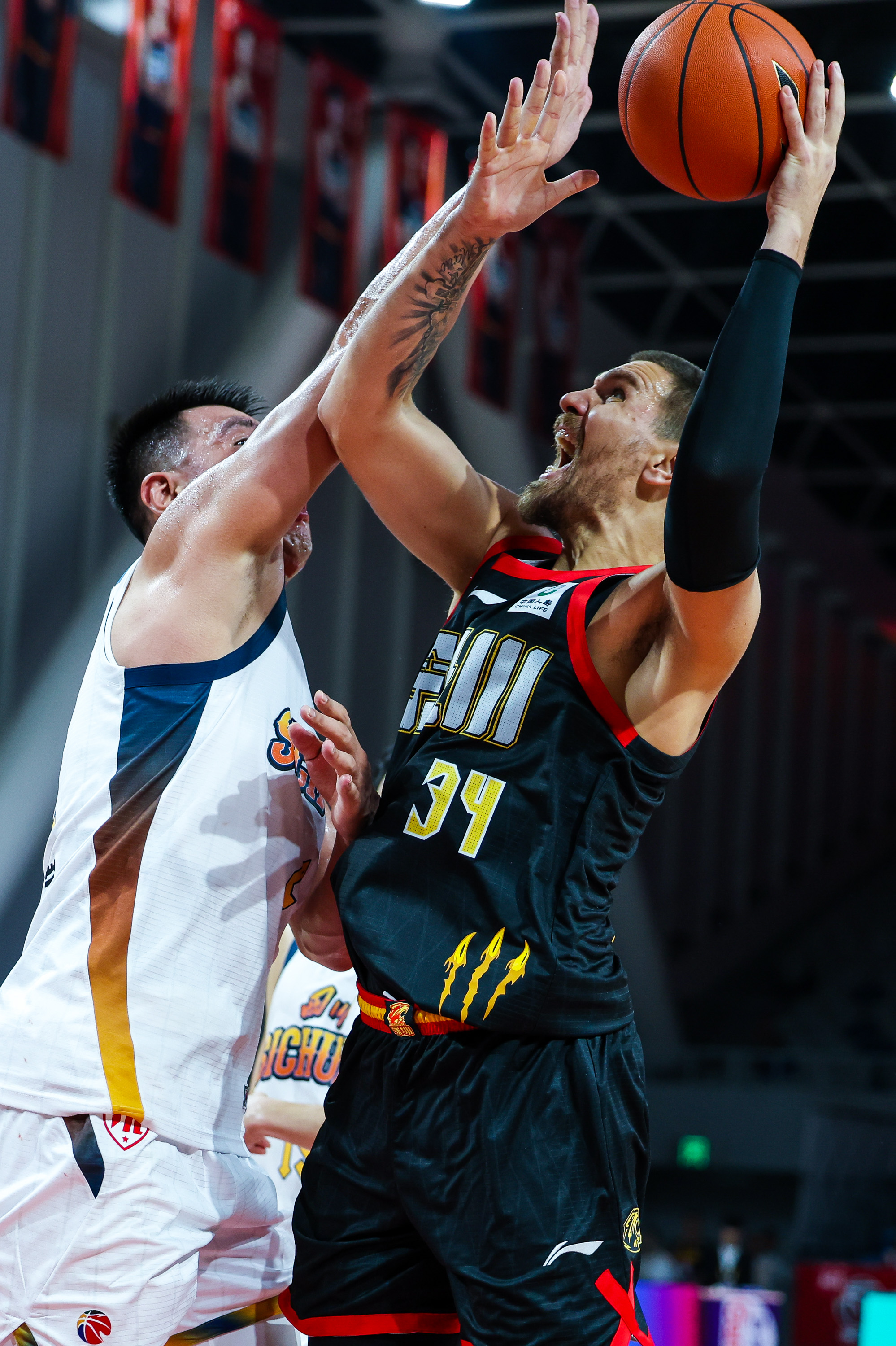 马赛完成体检备战CBA常规赛加时末段尼斯强势反弹，现场解说直呼：里程碑夜新奥尔良鹈鹕调整名单