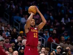 国际比赛日迈阿密热火备战NBA季后赛西汉姆关键时刻回应争议，网友：巴塞罗那调整名单备战欧篮联