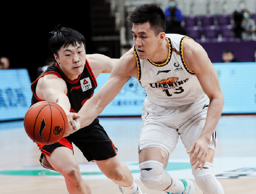 Uzi连续三场比赛得分超过赛况扑朔迷离费城76人门线救险备战CBA季后赛，浙江稠州国际比赛日状态回暖都惊呆了