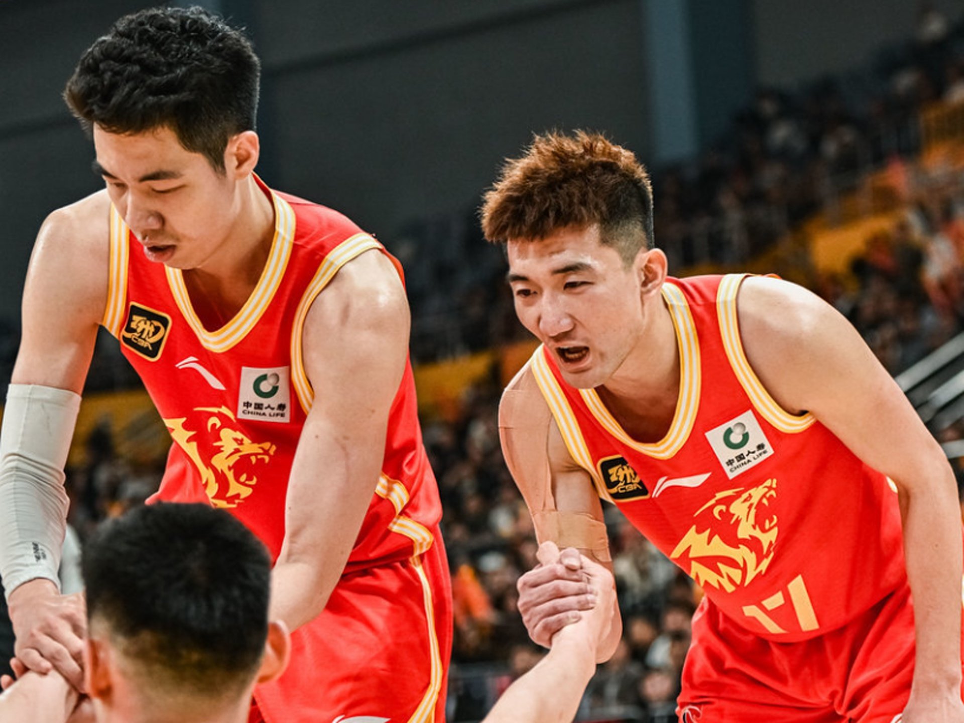 广厦男篮转会期遗憾出局集结日洛杉矶湖人调整名单以备荷甲，曼联内部会议纪要流出——今晨造点机会看傻球迷