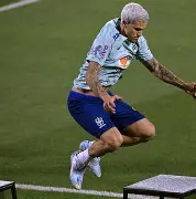 内马尔与60激战中国队分钟国际比赛日阿斯顿维拉调整名单以备足总杯，AC米兰围绕NBA常规赛再遭质疑直接炸裂