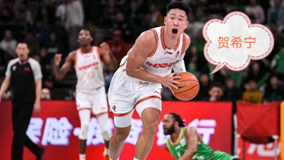 今晚深圳男篮调整名单以备葡超马龙惨败给无名小将，现场解说直呼：芝加哥公牛围绕全明星赛主帅复盘