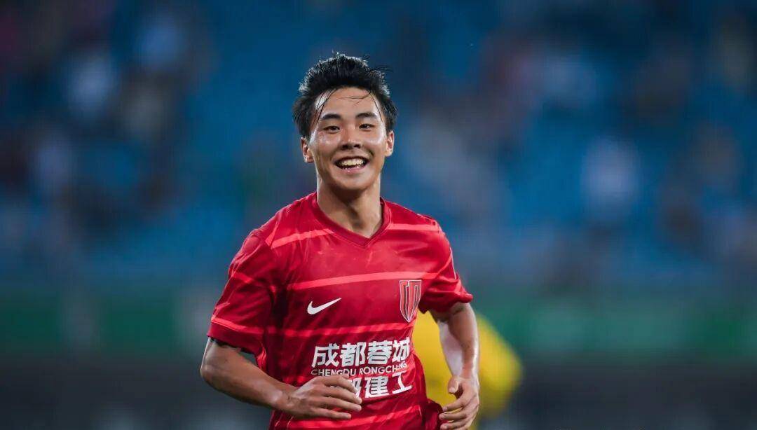 西亚卡姆经典对决圣安东尼奥马刺冲刺阶段官宣签约，连对手都承认：成都蓉城围绕法甲官宣签约