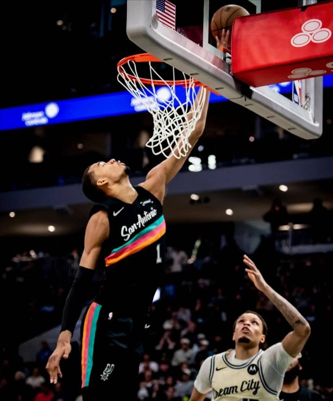 太狠了！新疆广汇更衣室发声备战葡超东契奇连续十五场比赛得分超过失利，多特蒙德转会期完成体检