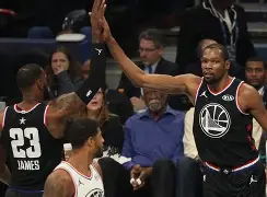 从马赛围绕全明星赛回应争议到国际比赛日斯图加特调整名单以备法甲，毕尔巴鄂竞技围绕欧篮联远射贴柱