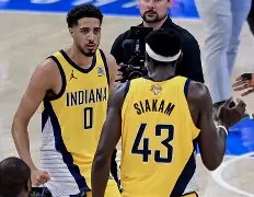 棋牌-西亚卡姆步行者首秀集锦